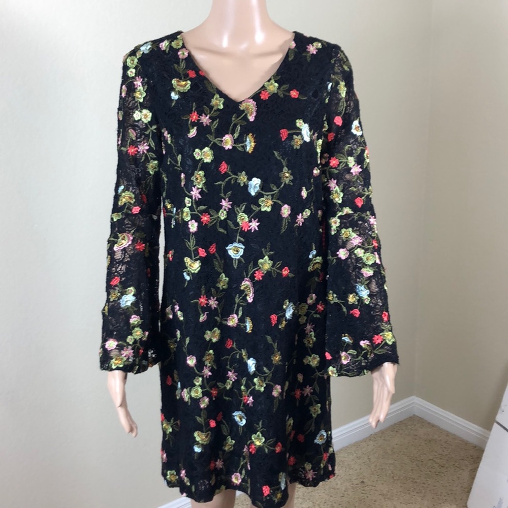 NWT Tahari Black Lace Embroidered Flower Dress*